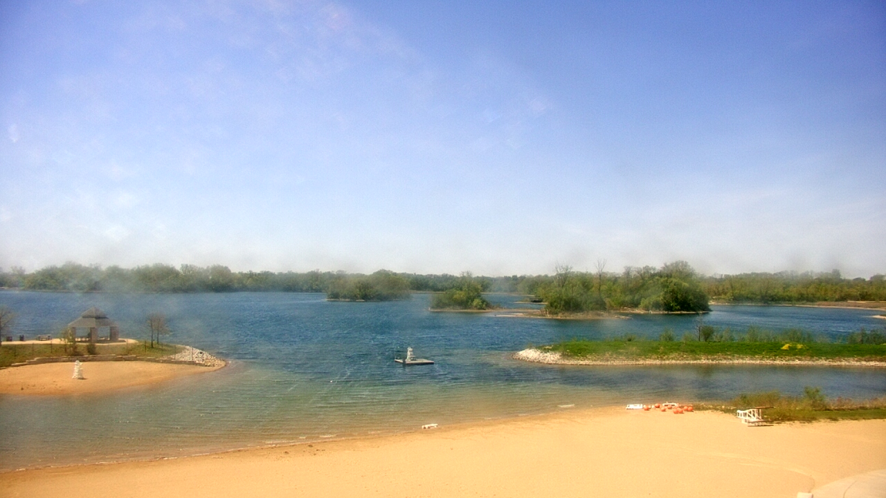 Live Camera from Three Oaks Recreation Area, Crystal Lake, IL 60014