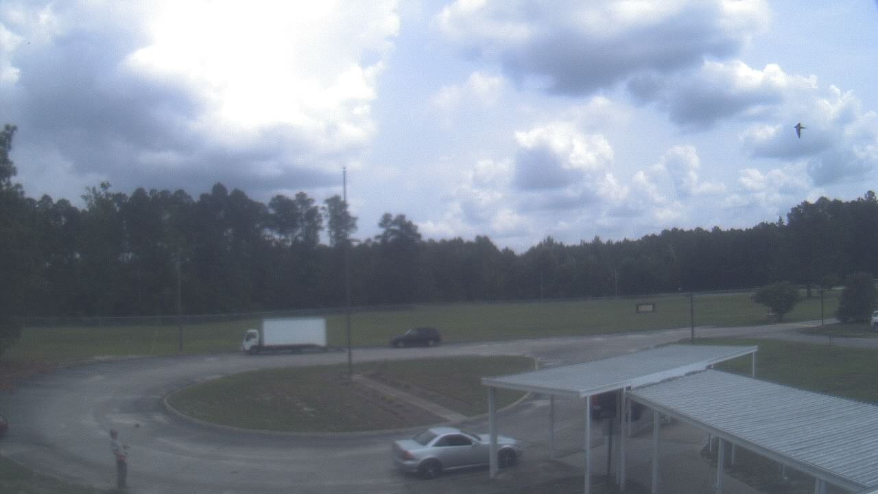 Live Camera from Bladen Lakes Primary School, Elizabethtown, NC 28337
