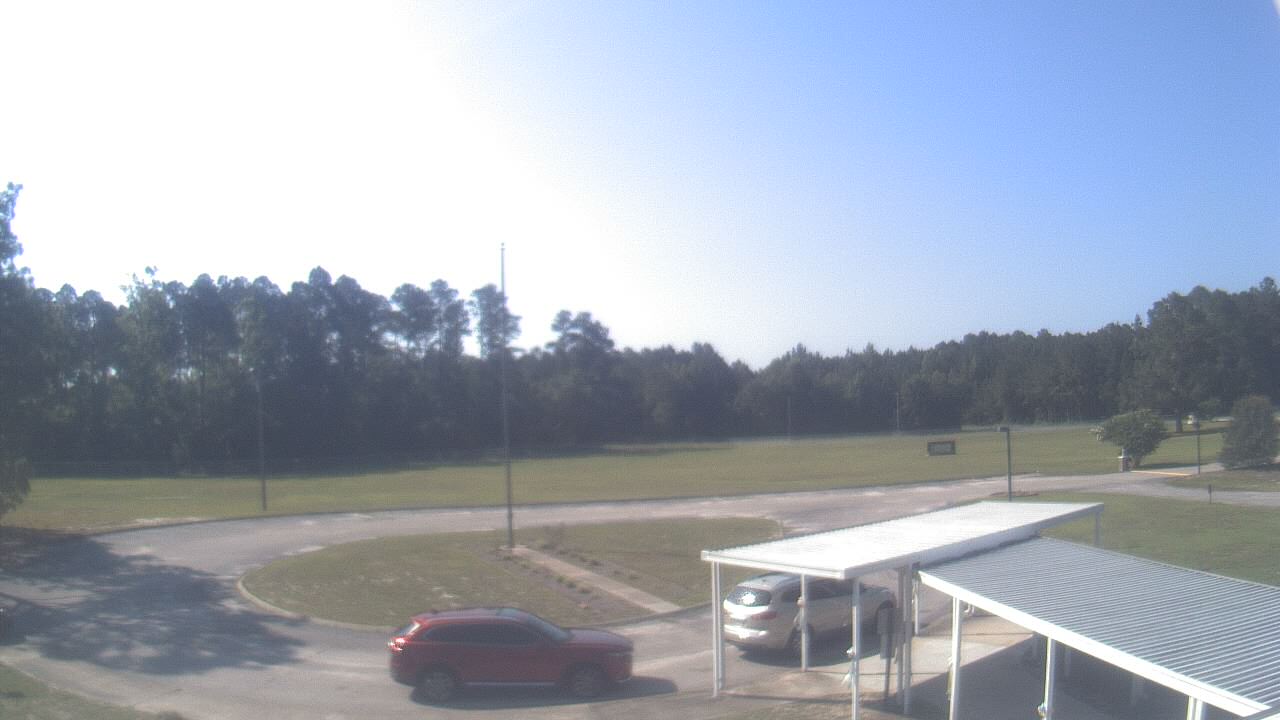 Live Camera from Bladen Lakes Primary School, Elizabethtown, NC 28337