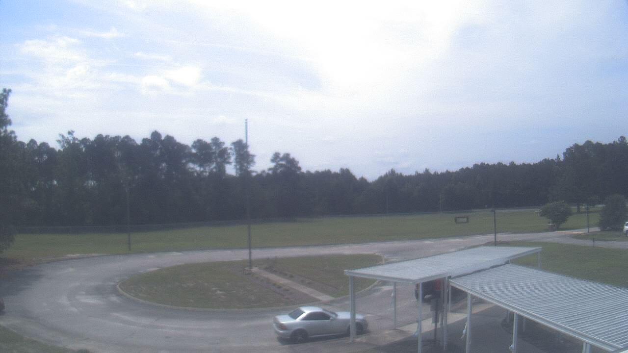 Live Camera from Bladen Lakes Primary School, Elizabethtown, NC 28337