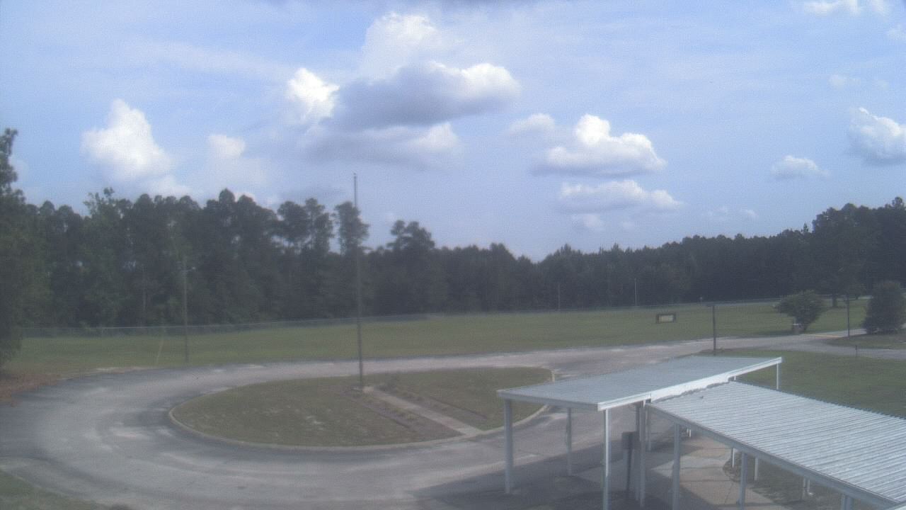 Live Camera from Bladen Lakes Primary School, Elizabethtown, NC 28337