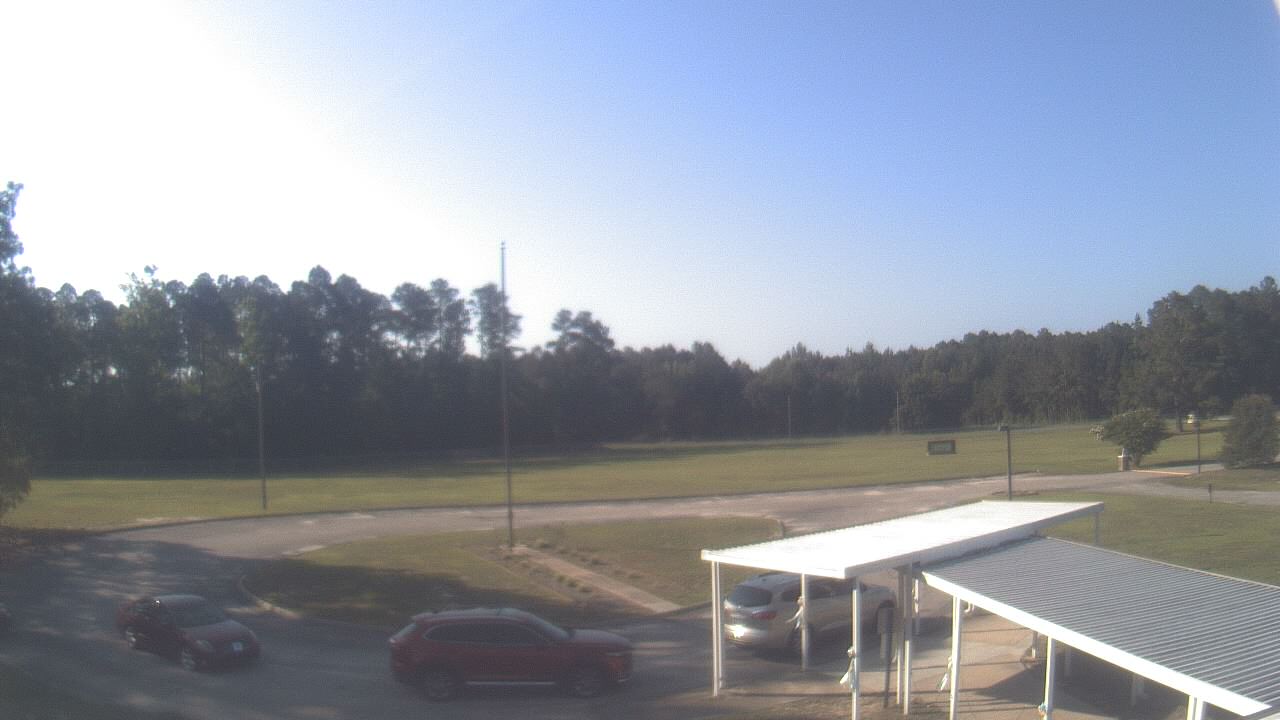 Live Camera from Bladen Lakes Primary School, Elizabethtown, NC 28337