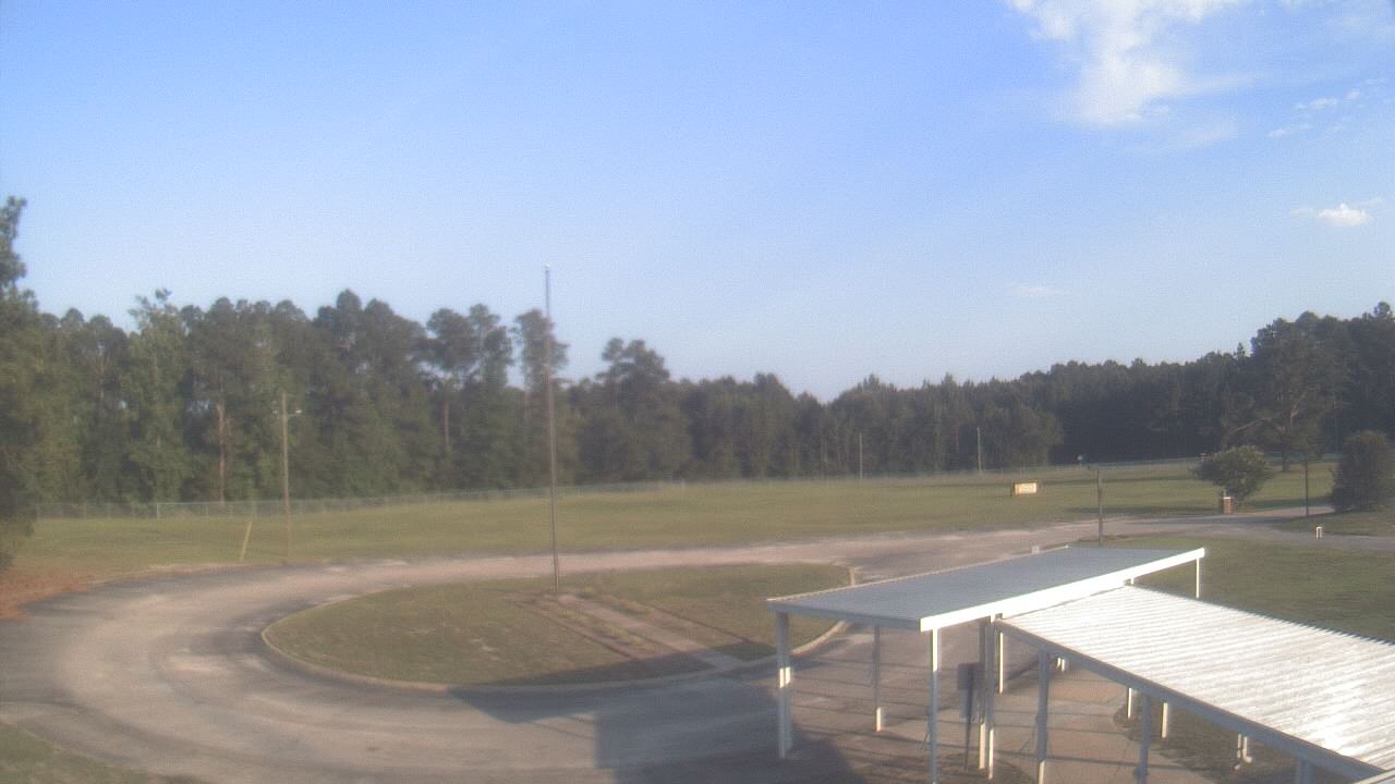 Live Camera from Bladen Lakes Primary School, Elizabethtown, NC 28337