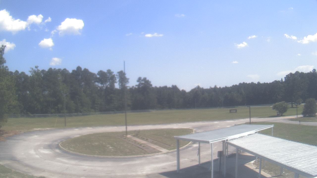 Live Camera from Bladen Lakes Primary School, Elizabethtown, NC 28337