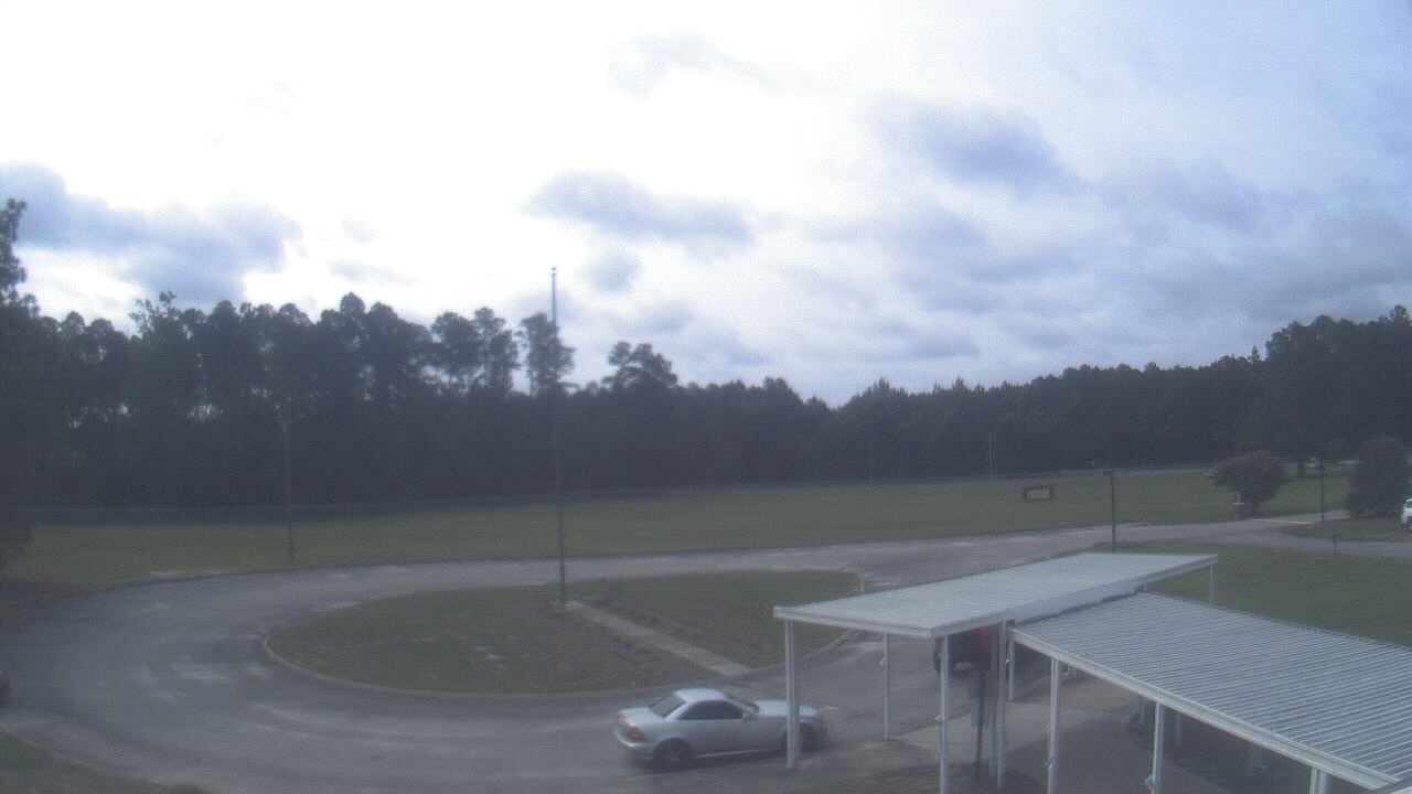 Live Camera from Bladen Lakes Primary School, Elizabethtown, NC 28337
