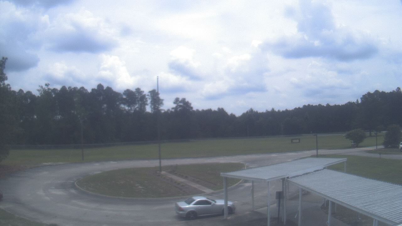 Live Camera from Bladen Lakes Primary School, Elizabethtown, NC 28337