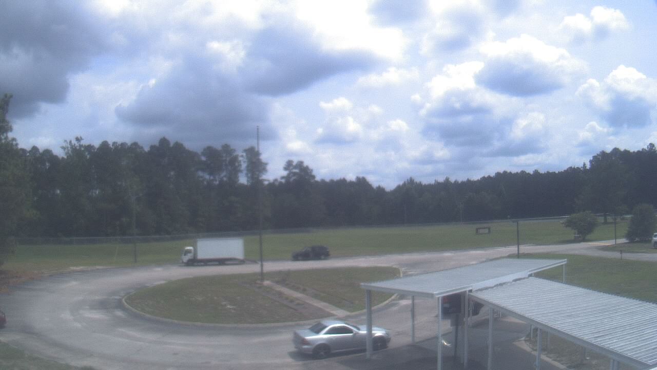 Live Camera from Bladen Lakes Primary School, Elizabethtown, NC 28337