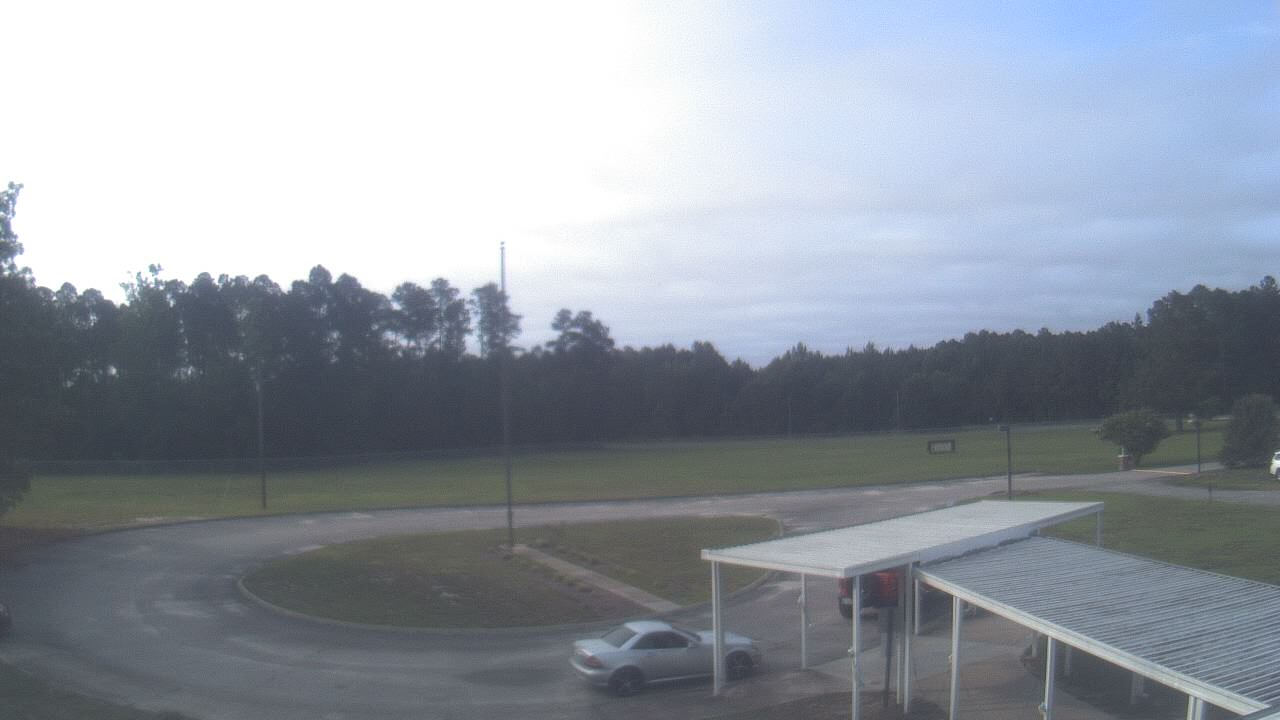 Live Camera from Bladen Lakes Primary School, Elizabethtown, NC 28337