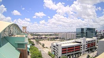 Live Camera from Minute Maid Park, Houston, TX 77002